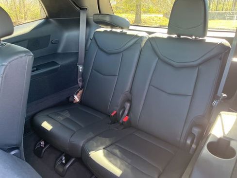 New 2025 Cadillac XT6 Luxury image 38