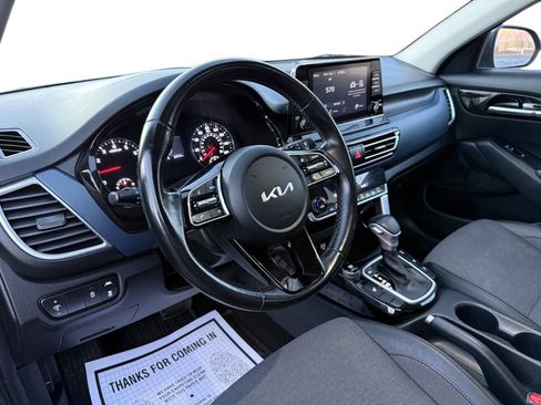 Used 2023 Kia Seltos S image 9