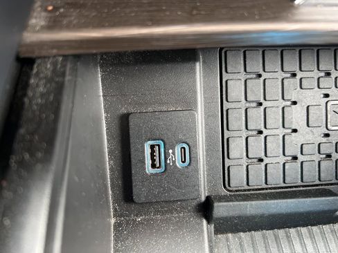 Used 2024 Ford Expedition Limited image 21