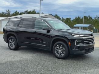 Used 2025 Chevrolet Traverse LT FWD video 2
