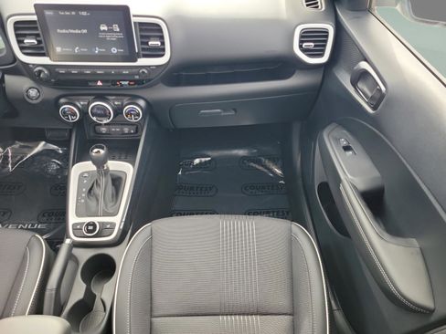 New 2026 Hyundai Venue SEL image 15