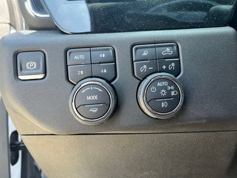 Used 2025 Chevrolet Silverado 2500 High Country AWD/4WD image 26