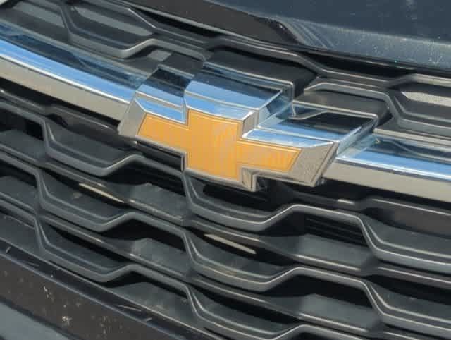 Used 2025 Chevrolet Trax LT FWD image 12
