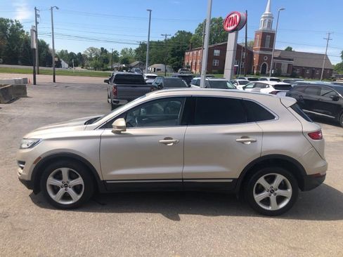 Used 2017 Lincoln MKC Premiere FWD image 8