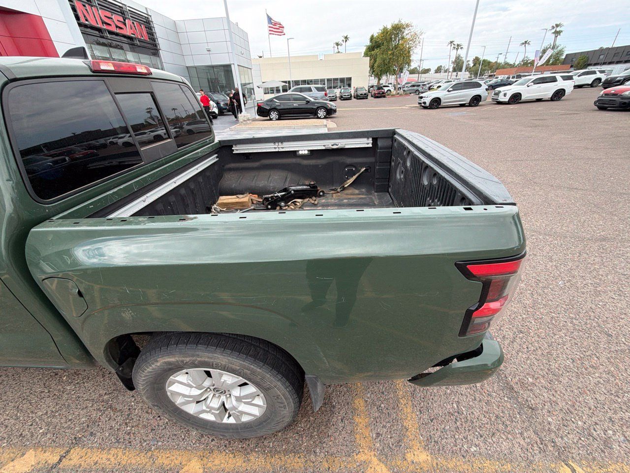 Used 2022 Nissan Frontier SV AWD/4WD image 7