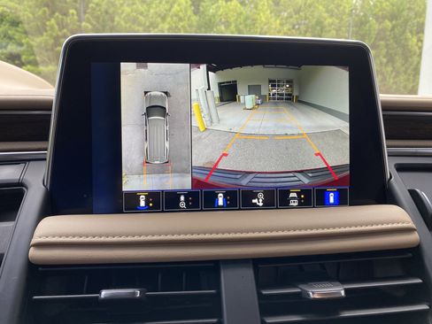 Used 2024 Chevrolet Suburban Premier w/ Premium Package RWD image 29