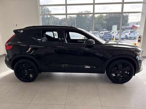 New 2026 Volvo XC40 B5 Ultra w/ Protection Package Premier image 5