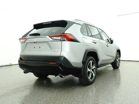 New 2025 Toyota RAV4 SE image 19