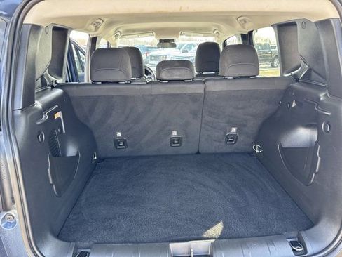 Used 2023 Jeep Renegade Altitude image 11