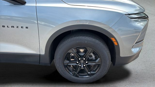 Used 2023 Chevrolet Blazer LT w/ Convenience Package FWD image 33