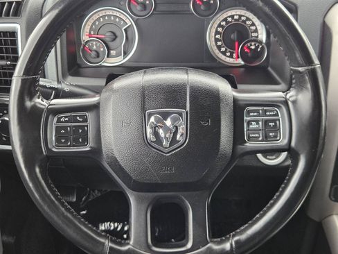 Used 2020 RAM 1500 Classic SLT w/ Luxury Group RWD image 23