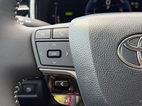 New 2026 Toyota Camry Hybrid w/ Multimedia Upgrade Package FWD image 30