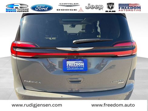 Used 2021 Chrysler Pacifica Limited w/ Premium & Safety Sphere Group AWD/4WD image 4