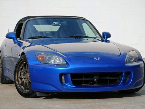 Used 2006 Honda S2000 image 2