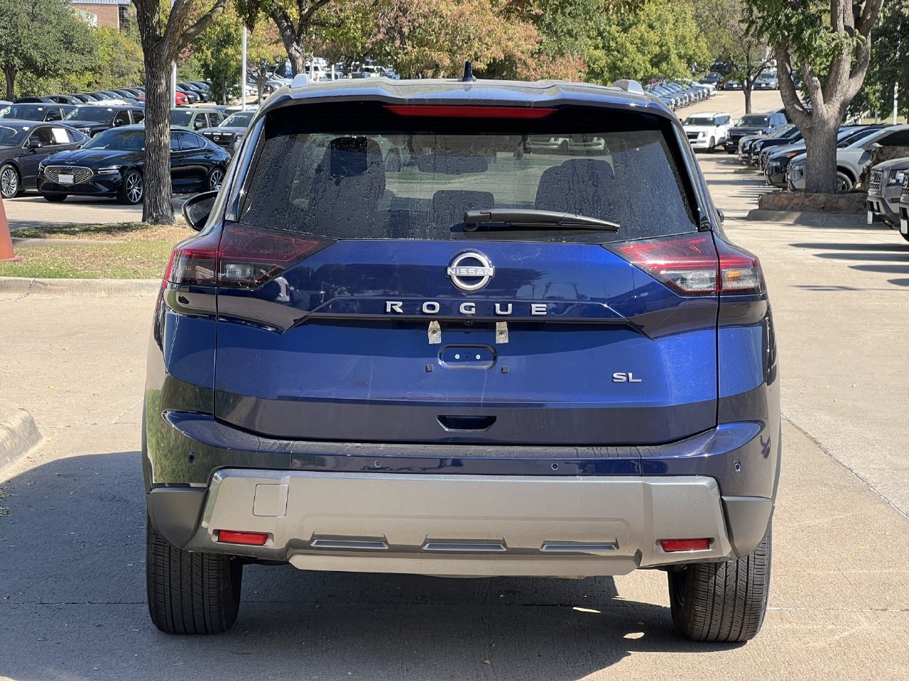Used 2026 Nissan Rogue SL FWD image 4