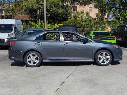 Used 2012 Toyota Camry SE image 4