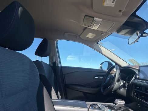 Certified 2023 Nissan Rogue SV image 27