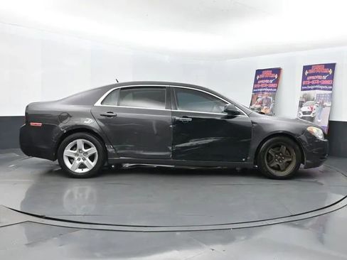 Used 2011 Chevrolet Malibu LS image 4