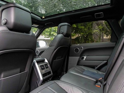 Used 2022 Land Rover Range Rover Sport SE image 24