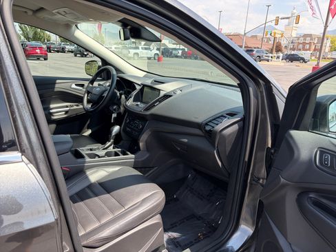 Used 2018 Ford Escape SEL w/ Ford Safe & Smart Package AWD/4WD image 28
