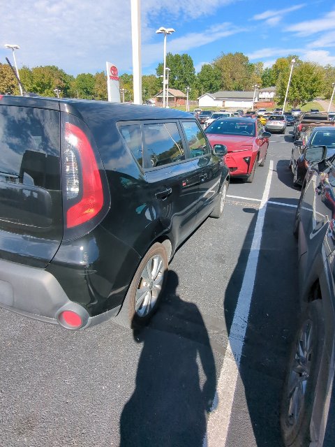 Used 2015 Kia Soul + FWD image 6