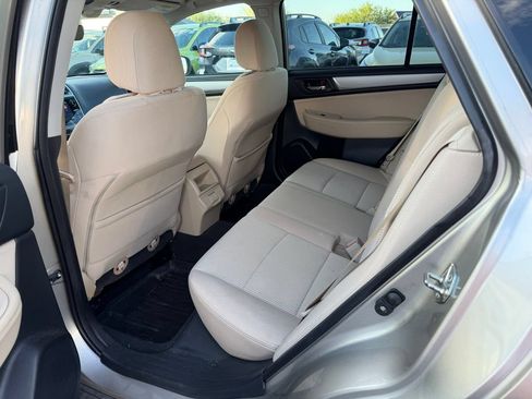 Used 2019 Subaru Outback 2.5i Premium AWD/4WD image 6