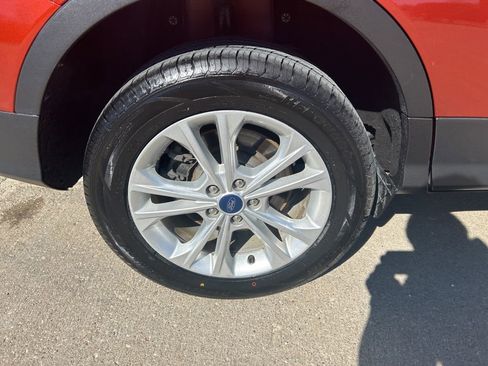 Used 2019 Ford Escape SEL image 34