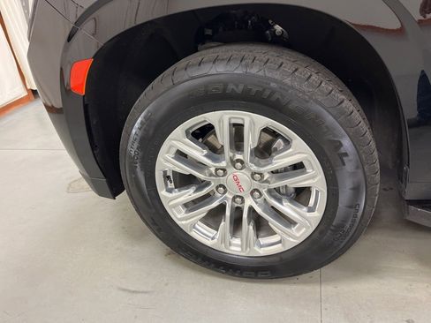 Used 2024 GMC Yukon XL SLT w/ SLT Luxury Package image 9