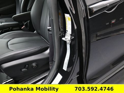Used 2026 Chrysler Pacifica Select w/ S Appearance Package FWD image 5