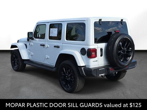 Used 2021 Jeep Wrangler Unlimited Sahara w/ Cold Weather Group AWD/4WD image 9