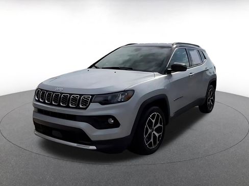 Used 2025 Jeep Compass Limited AWD/4WD image 7
