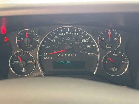 Used 2024 Chevrolet Express 2500 w/ Driver Convenience Package image 31