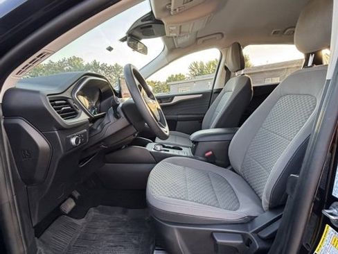 Used 2022 Ford Escape SE image 9