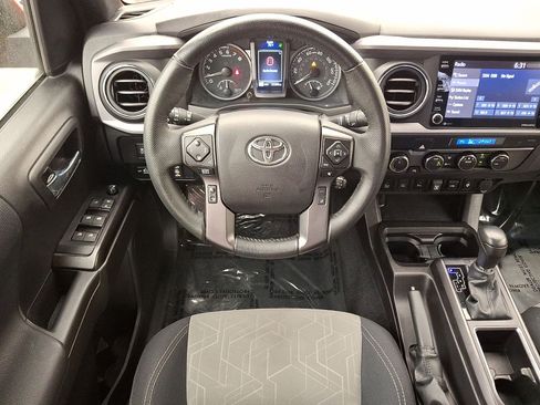 Used 2022 Toyota Tacoma TRD Off-Road w/ Technology Package AWD/4WD image 26