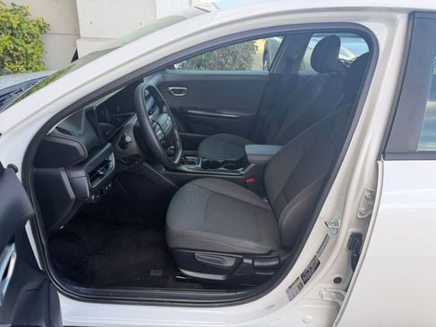 Used 2025 Kia K4 LXS image 28