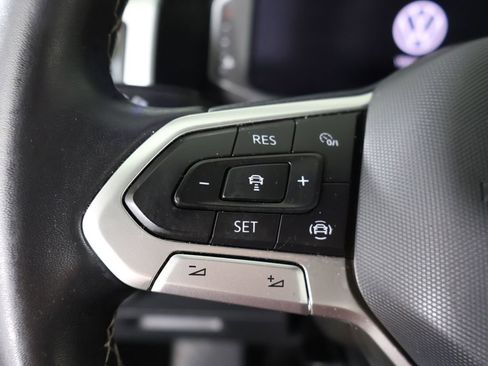 Used 2022 Volkswagen Atlas Cross Sport SE FWD image 42