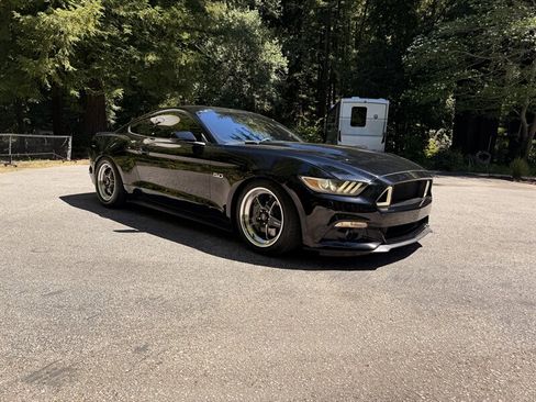 Used 2016 Ford Mustang GT image 2