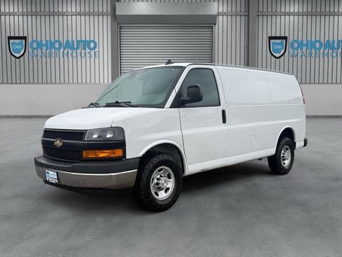 Used 2021 Chevrolet Express 2500 w/ Driver Convenience Package RWD image 1