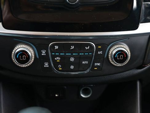Used 2021 Chevrolet Traverse LS FWD image 25