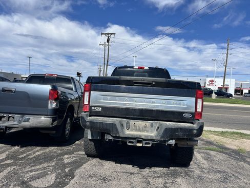 Used 2022 Ford F350 Platinum AWD/4WD image 3