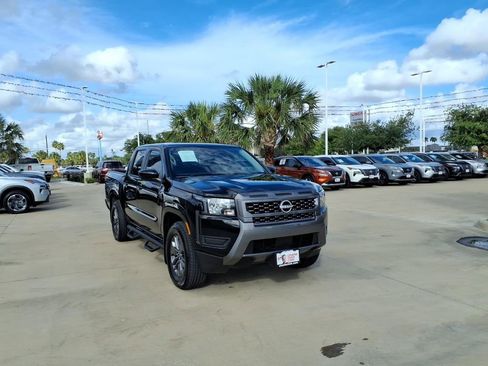 Used 2025 Nissan Frontier SV RWD image 7