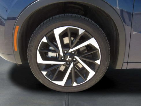 Used 2025 Mitsubishi Outlander SEL AWD/4WD image 4