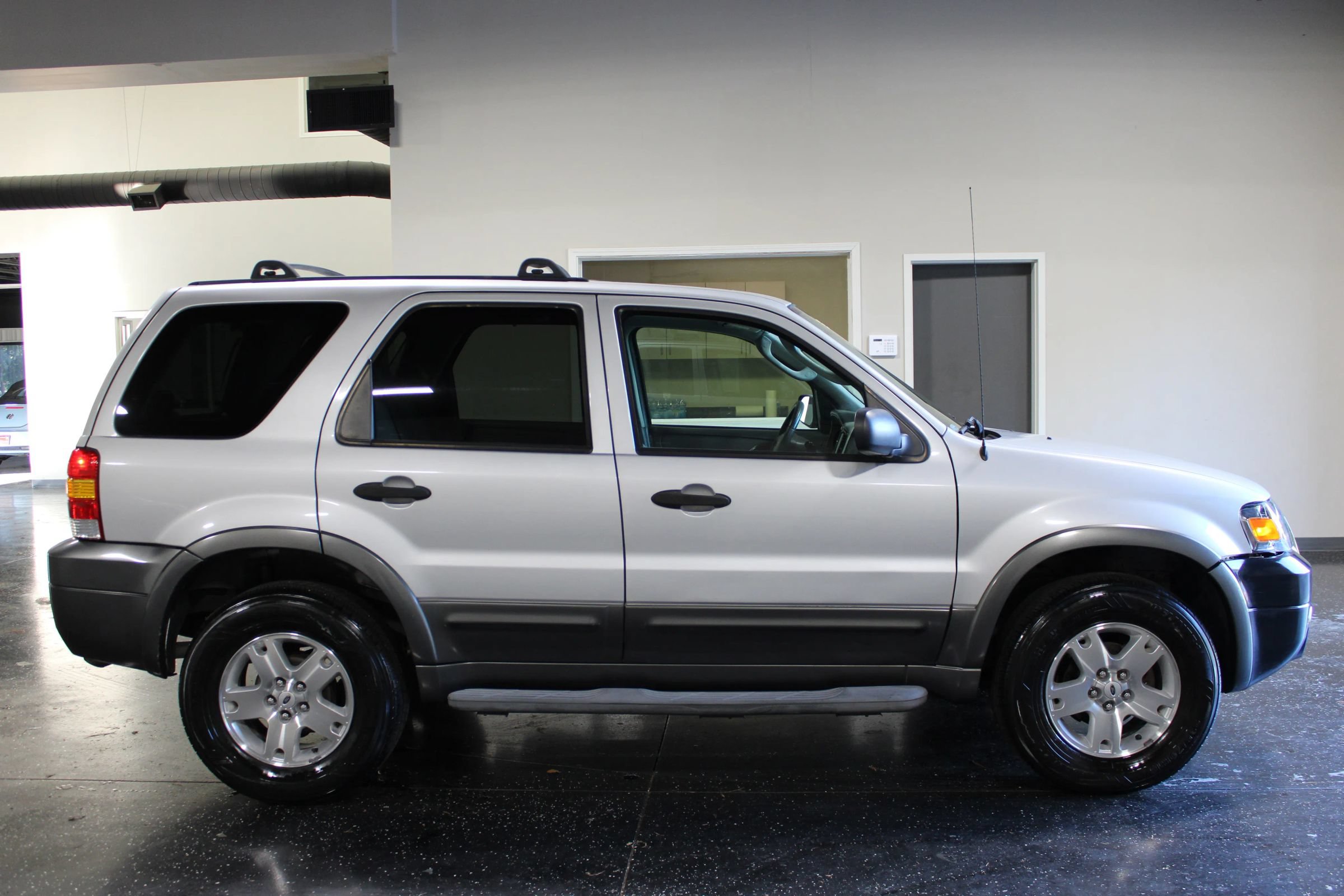 Used 2006 Ford Escape XLT FWD image 2