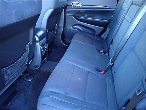 Used 2017 Jeep Grand Cherokee Laredo w/ Quick Order Package 23E image 9