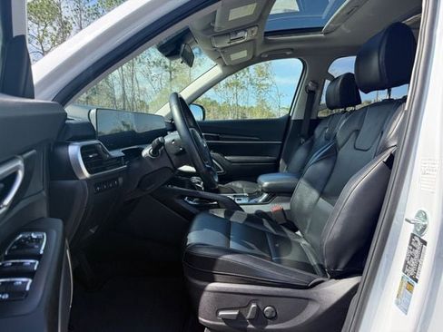 Used 2025 Kia Telluride S image 4