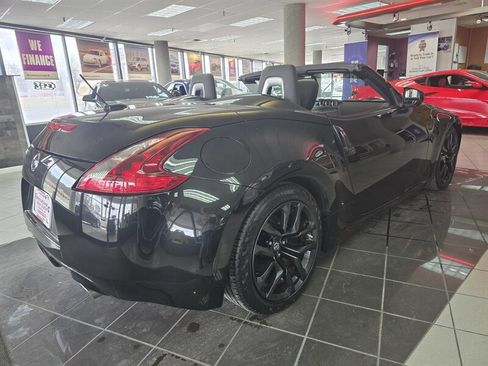 Used 2019 Nissan 370Z Roadster image 4