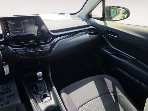 Used 2021 Toyota C-HR LE FWD image 12