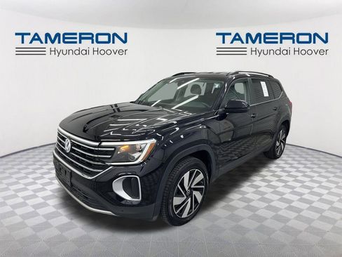 Used 2025 Volkswagen Atlas SE image 1