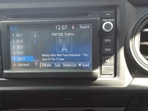 Used 2019 Toyota Tacoma SR5 image 15