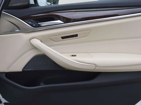 Used 2019 BMW 540i image 34